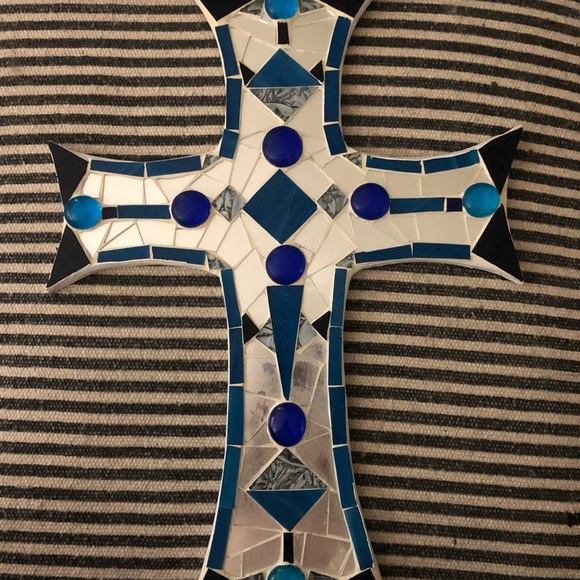 Beautiful mosaic cross - Picture 1 of 6
